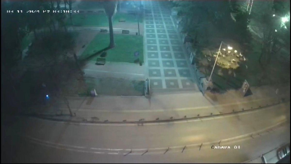 Samsun'da meydana gelen 4.0 büyüklüğündeki deprem güvenlik kameralarına yansıdı