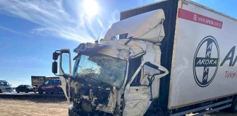 İskenderun'da üç aracın karıştığı trafik kazasında 4 kişi yaralandı