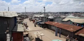 TDV Kenya'da İhtiyaç Sahibi Ailelere Gıda Yardımı ve Kur'an-ı Kerim Dağıtıyor