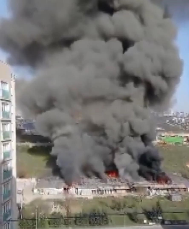 Tuzla'da dev fabrika alev alev yanıyor