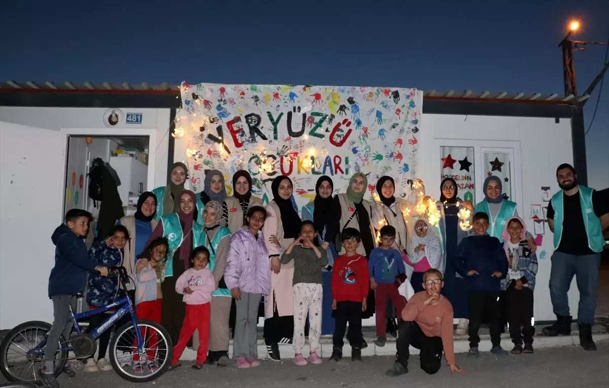 Yeryüzü Çocukları Derneği, Hatay'da çocuklarla ramazan sevincini paylaşıyor