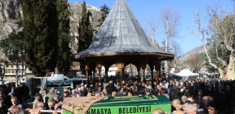 Alman turistlerle dağ kayağı yapan kadın rehber İsmet İnan'ın cenazesi Amasya'da defnedildi