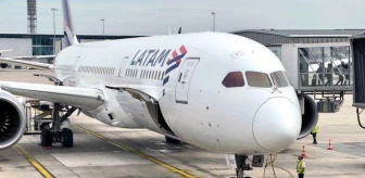 Avustralya'dan Yeni Zelanda'ya giden uçaktaki yolcular tavana yapıştı
