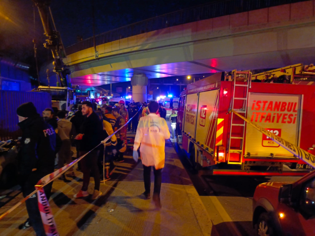 Bakırköy'de dorsesinin devrilmesi sonucu 4 kişinin ölümüne neden olan tırın sürücüsü tutuklandı