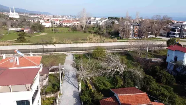 Balıkesir-Çanakkale sınırındaki komşular 3 dakika arayla oruçlarını açıyor Balıkesir-Çanakkale sınırındaki komşular 3 dakika arayla oruçlarını açıyor