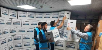 Eskişehir'de Osman Efendi Öğrenci Yurdu personeli ihtiyaç sahiplerine Ramazan gıda kolisi dağıtacak