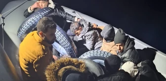 İzmir açıklarında Yunanistan unsurları tarafından Türk kara sularına itilen düzensiz göçmenler kurtarıldı
