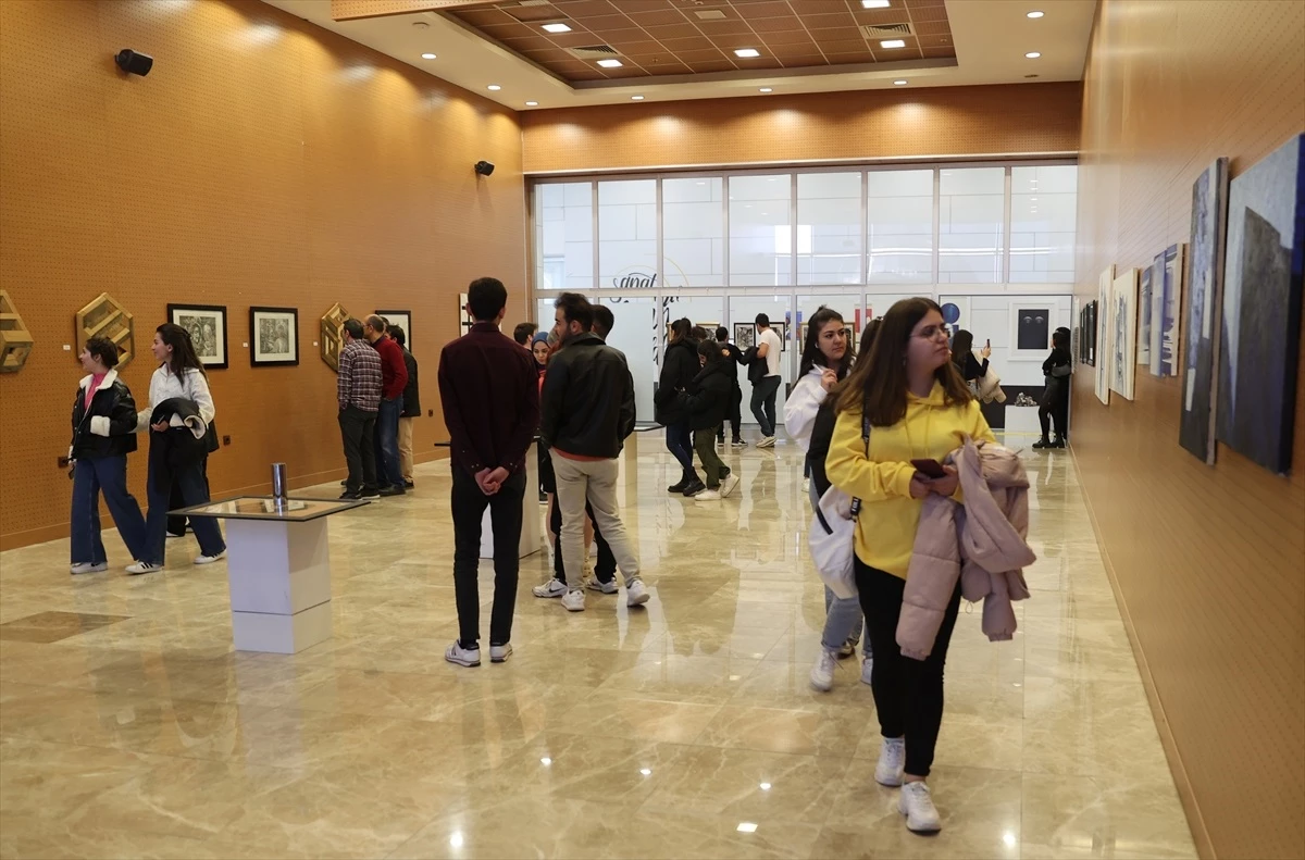 Macar ressamların sergisi Nevşehir'de açıldı