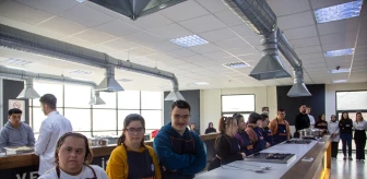Malatya Turgut Özal Üniversitesi'nde Down Sendromlu Bireylere Aşçılık Eğitimi Verildi
