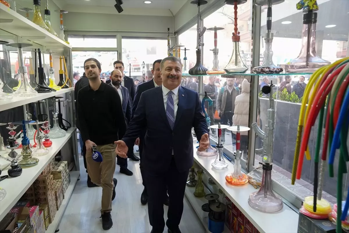 Sağlık Bakanı Fahrettin Koca Mamak'ta Hastane ve Esnafı Ziyaret Etti