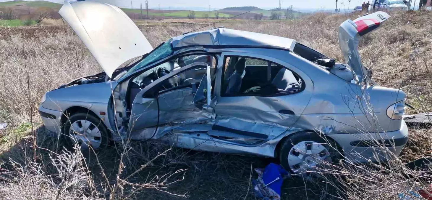 Çorum'un Alaca ilçesinde trafik kazası: 1 ağır 2 yaralı