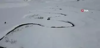 Şırnak'ta Buz Tutmuş Menderesler Havaların Isınmasıyla Çözüldü