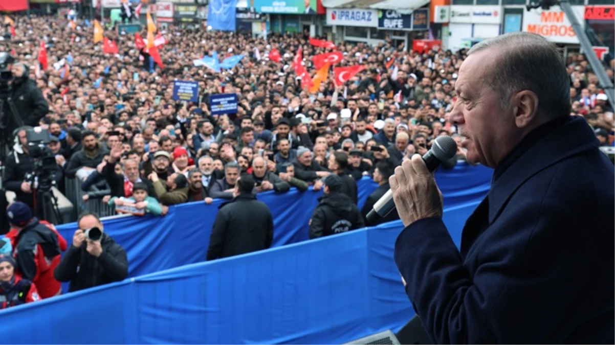 Ağrı'da Erdoğan'ın yüzünü güldüren kalabalık: Bu 40 bin ile 31 Mart'a yürüyoruz