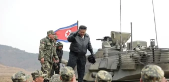 Kim Jong Un, katıldığı tatbikatta yeni model askeri tank kullandı, askerlere ''savaşa hazır olun'' talimatı verdi