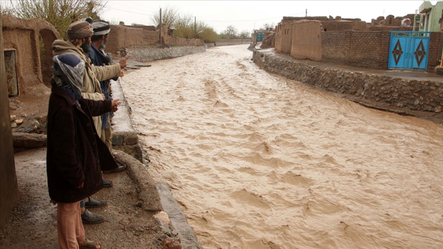 Afganistan'da olumsuz hava koşulları can aldı: En az 60 kişi öldü