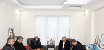 Kayseri Büyükşehir Belediye Başkanı Memduh Büyükkılıç, 15 Temmuz şehidi Kübra Doğanay'ın ailesini ziyaret etti