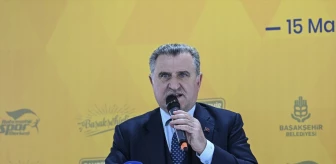Gençlik ve Spor Bakanı Osman Aşkın Bak, Bahçeşehir Spor Merkezi'nin açılışını yaptı