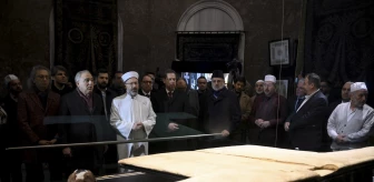 Hz. Muhammed'in Hırka-i Şerif'i Ramazan'da Ziyarete Açıldı