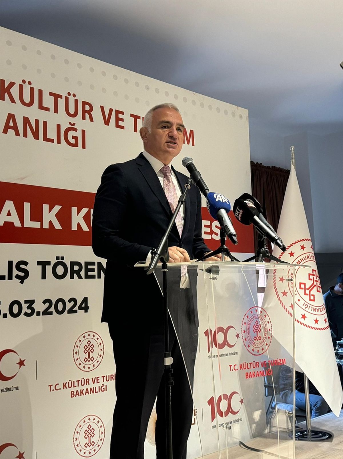 Kültür ve Turizm Bakanı Mehmet Nuri Ersoy: 2024 yılında 100 yapay zeka temelli akıllı kütüphane hedefliyoruz