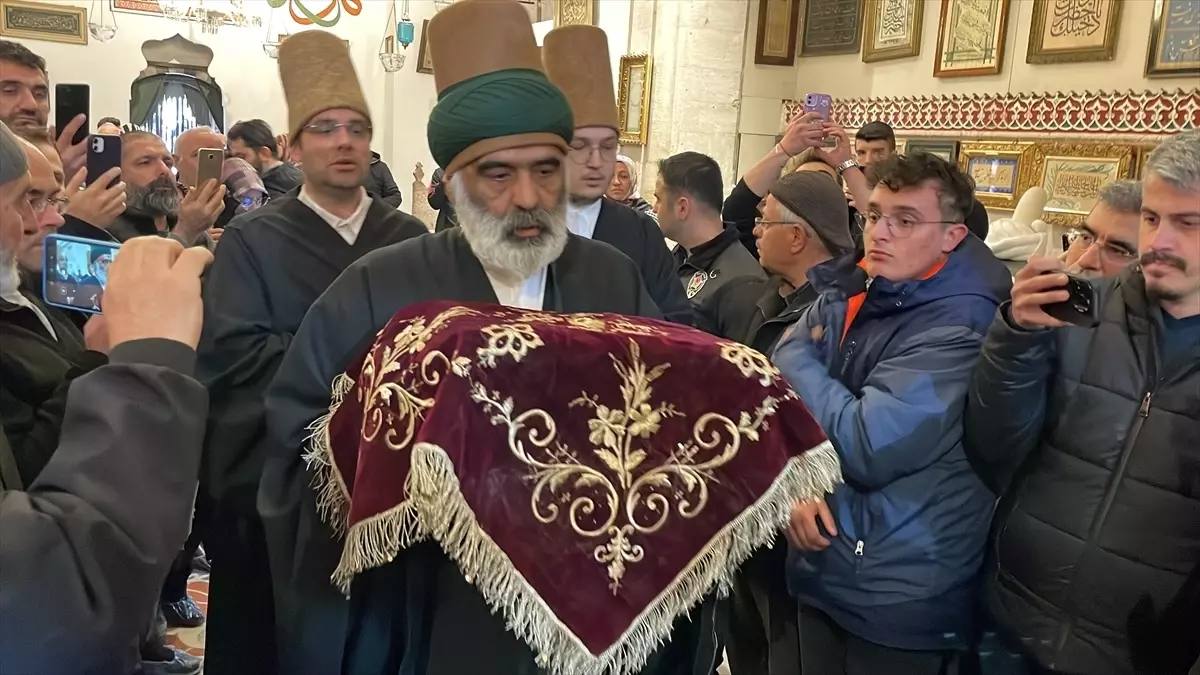 Mevlana Müzesi nde Sakal ı Şerif Yeniden Ziyarete Açıldı Haberler