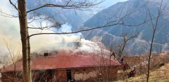 Trabzon'da çıkan yangında evde maddi hasar meydana geldi