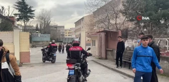Bursa'da polisin okul önleri ve çevresindeki uygulamaları aralıksız devam ediyor