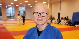 Albino Hastası Milli Judocu Cahide Eke, Paris 2024 Paralimpik Oyunları'nda Altın Madalya Hedefliyor