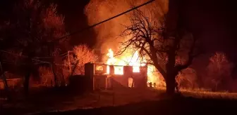 Kastamonu'da şehit annesinin evinde yangın çıktı, annesi hafif yaralandı