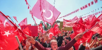 CHP Genel Başkanı Özgür Özel, Depreme Dirençli Kentler İnşa Etmenin Öncelikli Görev Olduğunu Belirtti