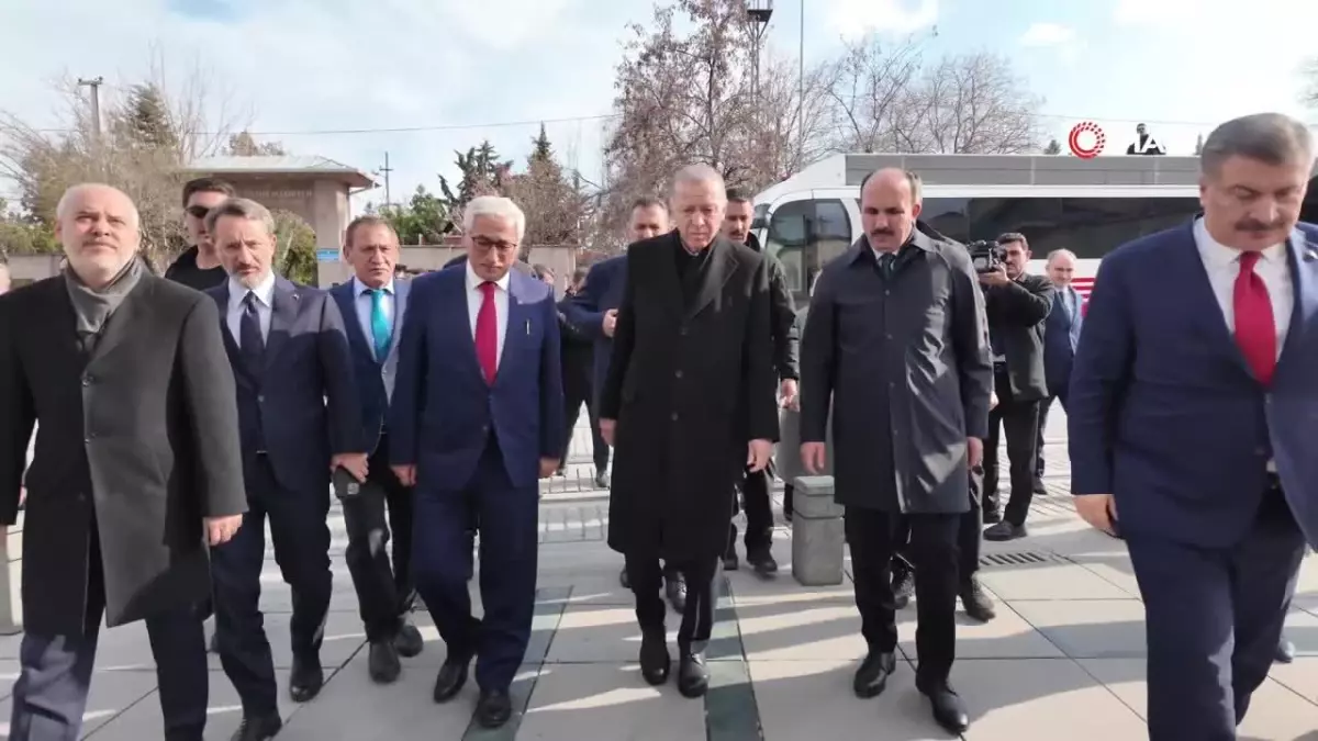 Cumhurbaşkanı Erdoğan, Mevlana Türbesi'ni ziyaret etti