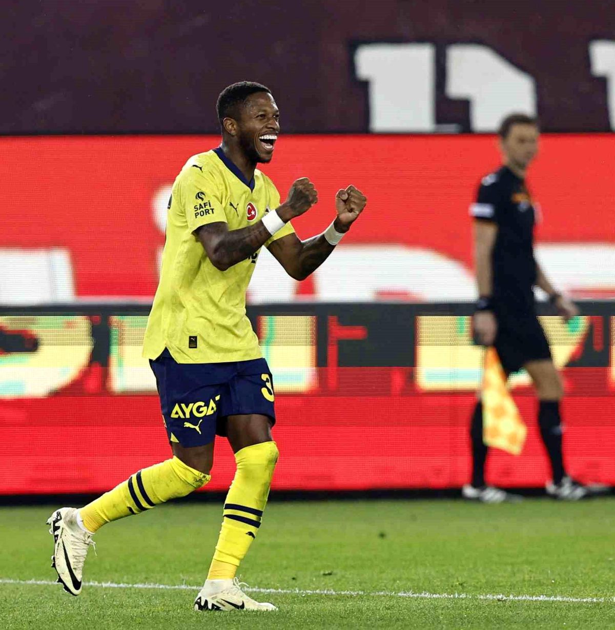 Fenerbahçe'nin Brezilyalı futbolcusu Fred, Trabzonspor maçında gol attı
