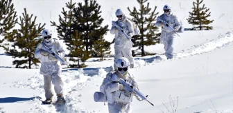 Karlı Dağların Erleri: Komandolar Zorlu Görevlere Hazırlanıyor