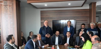 Cumhur İttifakı'nın Muratpaşa Belediye Başkan Adayı Özdemir Manavoğlu, esnaf ve kurumlara ziyaret gerçekleştirdi