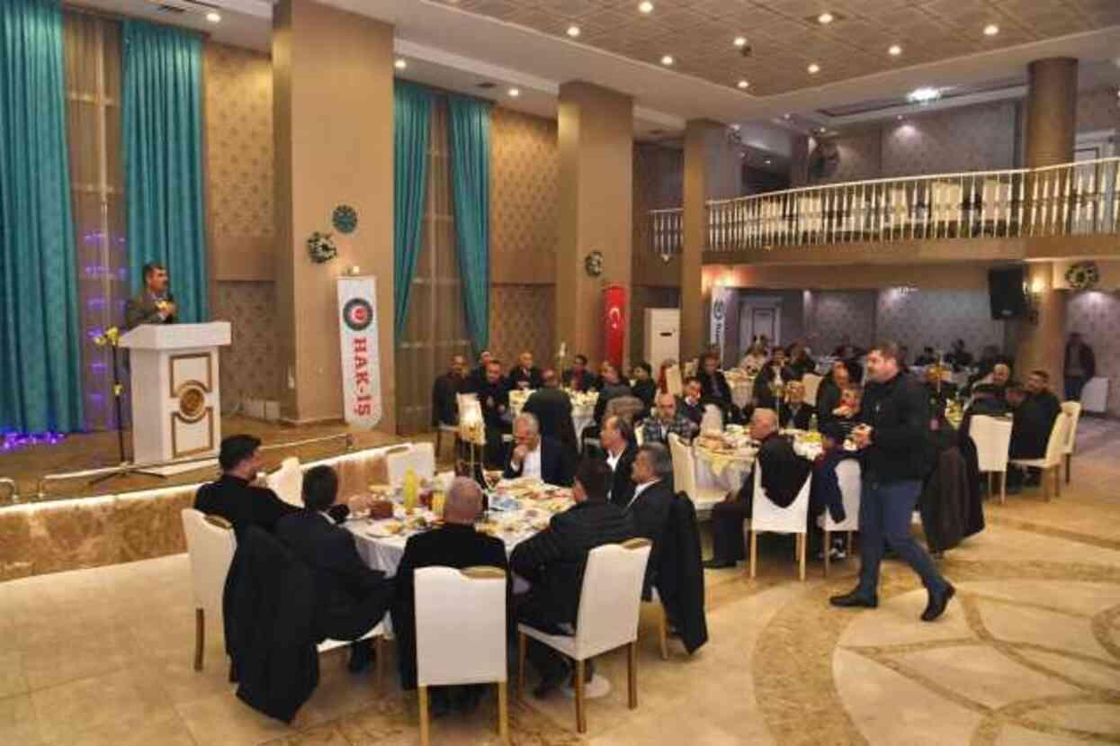 Muş Beledisi çalışanları iftarda aynı sofrada buluştu Muş Beledisi çalışanları iftarda aynı sofrada buluştu