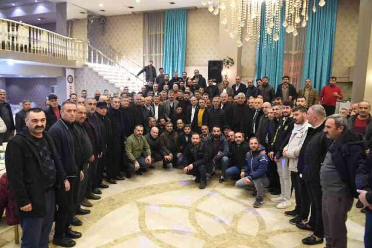 Muş Beledisi çalışanları iftarda aynı sofrada buluştu Muş Beledisi çalışanları iftarda aynı sofrada buluştu