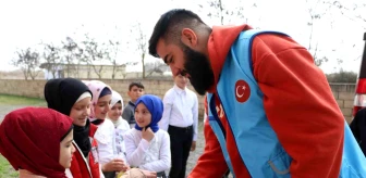 TDV Gönüllüleri ve Türkiye'nin Bakü Büyükelçiliği Ahıska Türklerine Yardım Etti