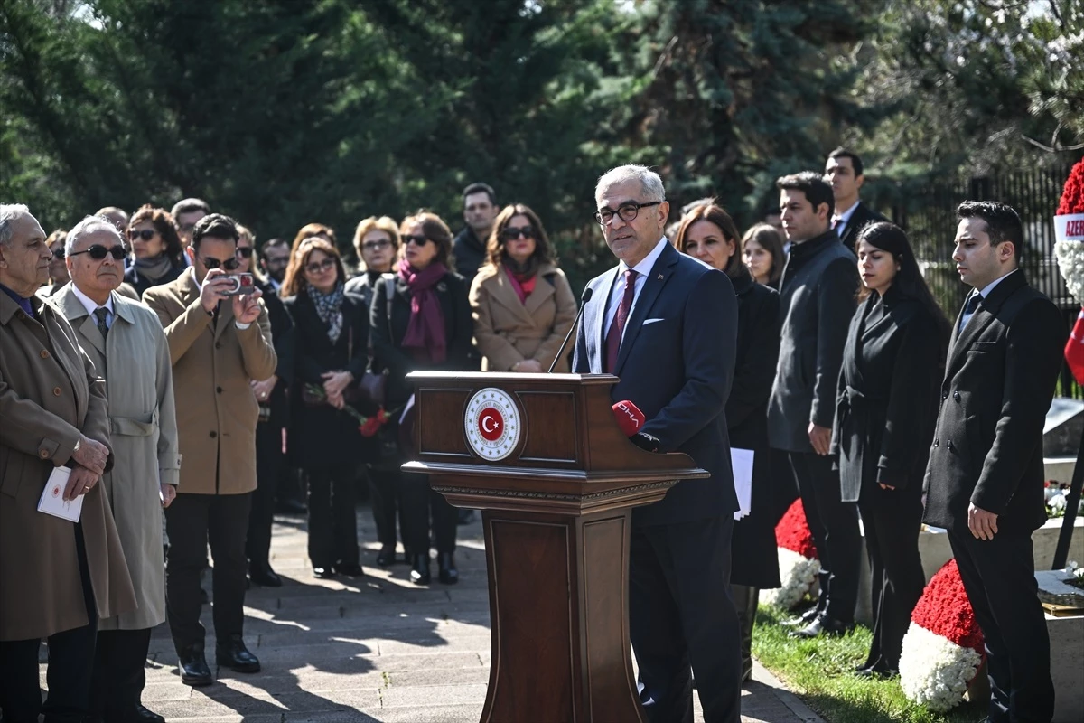 Ankara'da şehit diplomatlar için Dışişleri Şehitliği'nde anma töreni düzenlendi