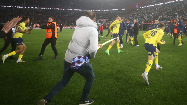 Fenerbahçe, Trabzonspor maçında çıkan olayları değerlendirmek üzere olağanüstü genel kurul toplantısı kararı aldı