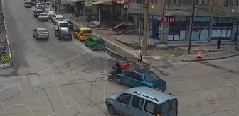 Kütahya'da 3 kişinin yaralandığı trafik kazaları güvenlik kameralarına yansıdı
