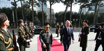 NATO Genel Sekreteri Jens Stoltenberg Azerbaycan Savunma Bakanı ile Görüştü