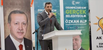 AK Parti Odunpazarı İlçe Başkanı Ümit Sezer, Kazım Kurt'un vizyon projelerini eleştirdi