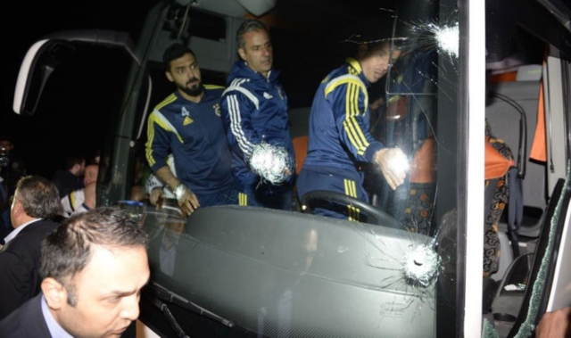 Aziz Yıldırım'dan Trabzonspor Maçı Açıklaması: 'Önce Fenerbahçe Otobüsüne Yapılan Saldırıyı Aydınlatın'