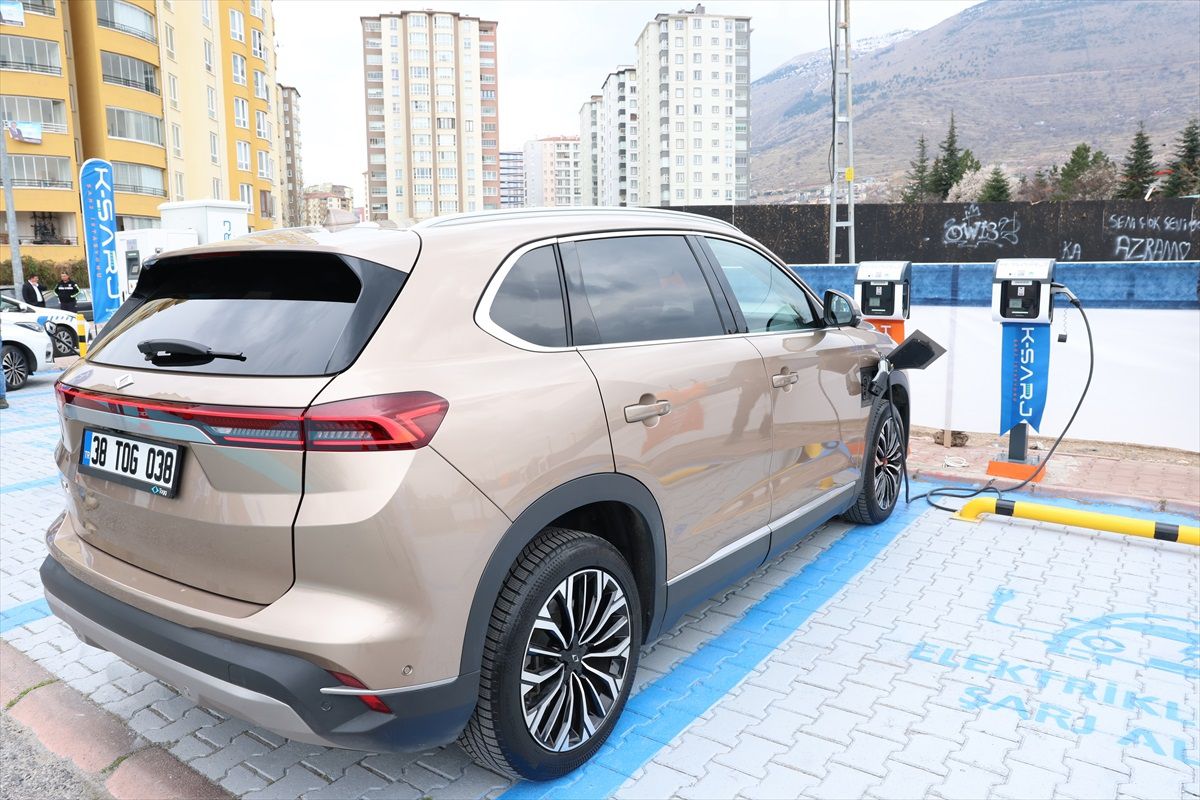 Kayseri'de K-Şarj Elektrikli Araç Şarj İstasyonu Açıldı
