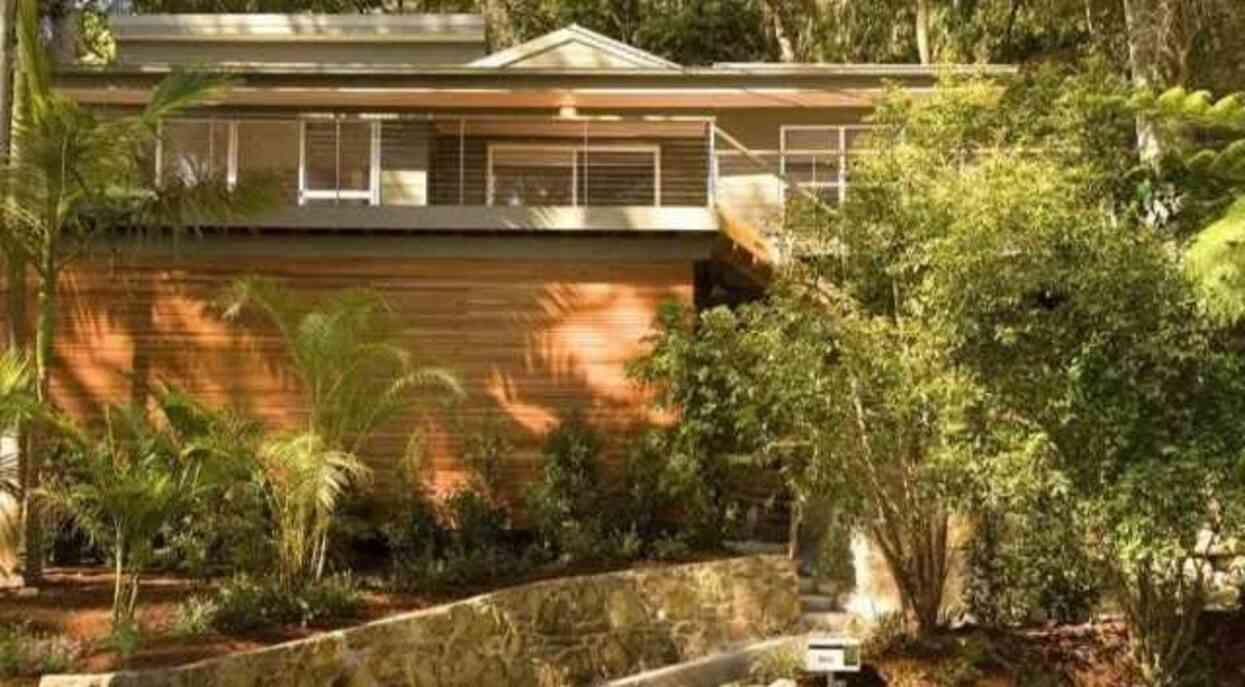 Emlakçı, gösterim hazırlığı yaparken 43 milyon lira değerindeki evi yanlışlıkla yaktı Emlakçı, gösterim hazırlığı yaparken 43 milyon lira değerindeki evi yanlışlıkla yaktı