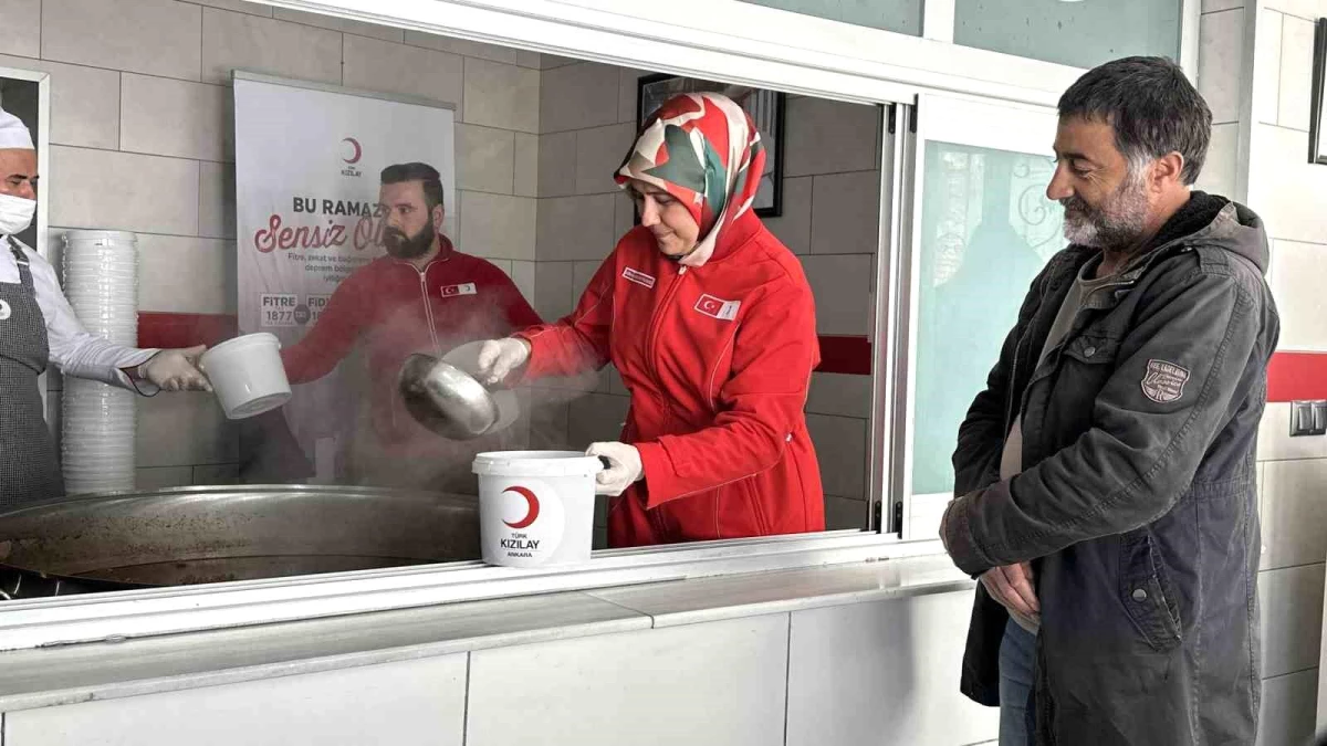 Ankara'da Dr. Naki Akkerman Aşevi'nde Ramazan ayında günlük 3 bin 500 kişilik yemek dağıtılıyor
