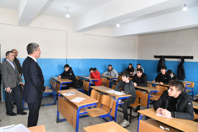 Muş Belediyesi, 4.500 Öğrenciye Ücretsiz Deneme Sınavı Düzenledi