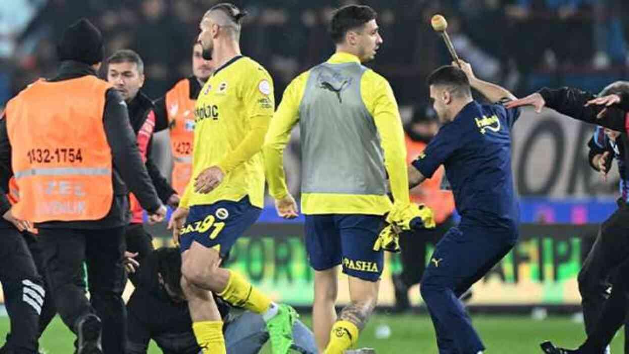 Olaylı maçta yeni gelişme! Osayi Samuel'in yumrukladığı maskeli taraftarın kim olduğu ortaya çıktı