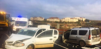 Siverek'te Otomobil Çarpışması: 4 Yaralı