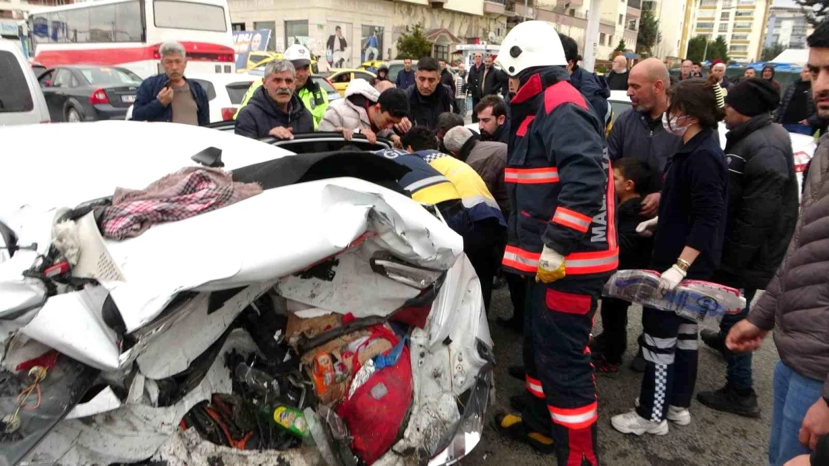 Malatya'da 7 aracın karıştığı zincirleme trafik kazasında 5 kişi yaralandı