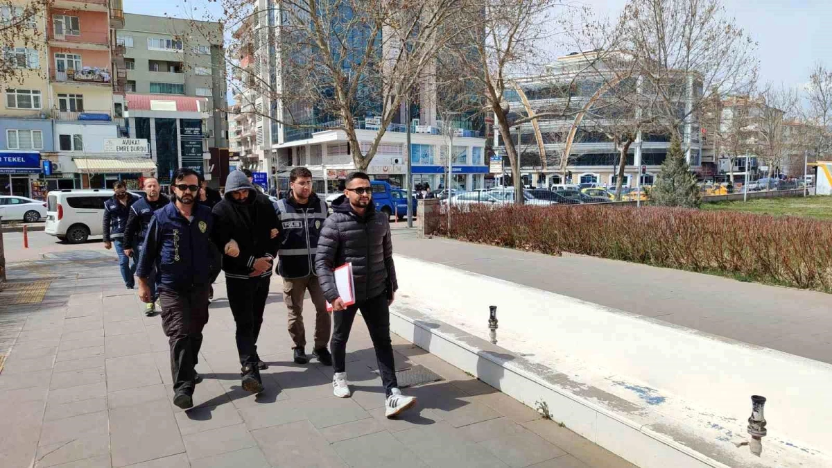 Kırşehir'de düzensiz göçmen kaçakçılığı şebekesi çökertildi